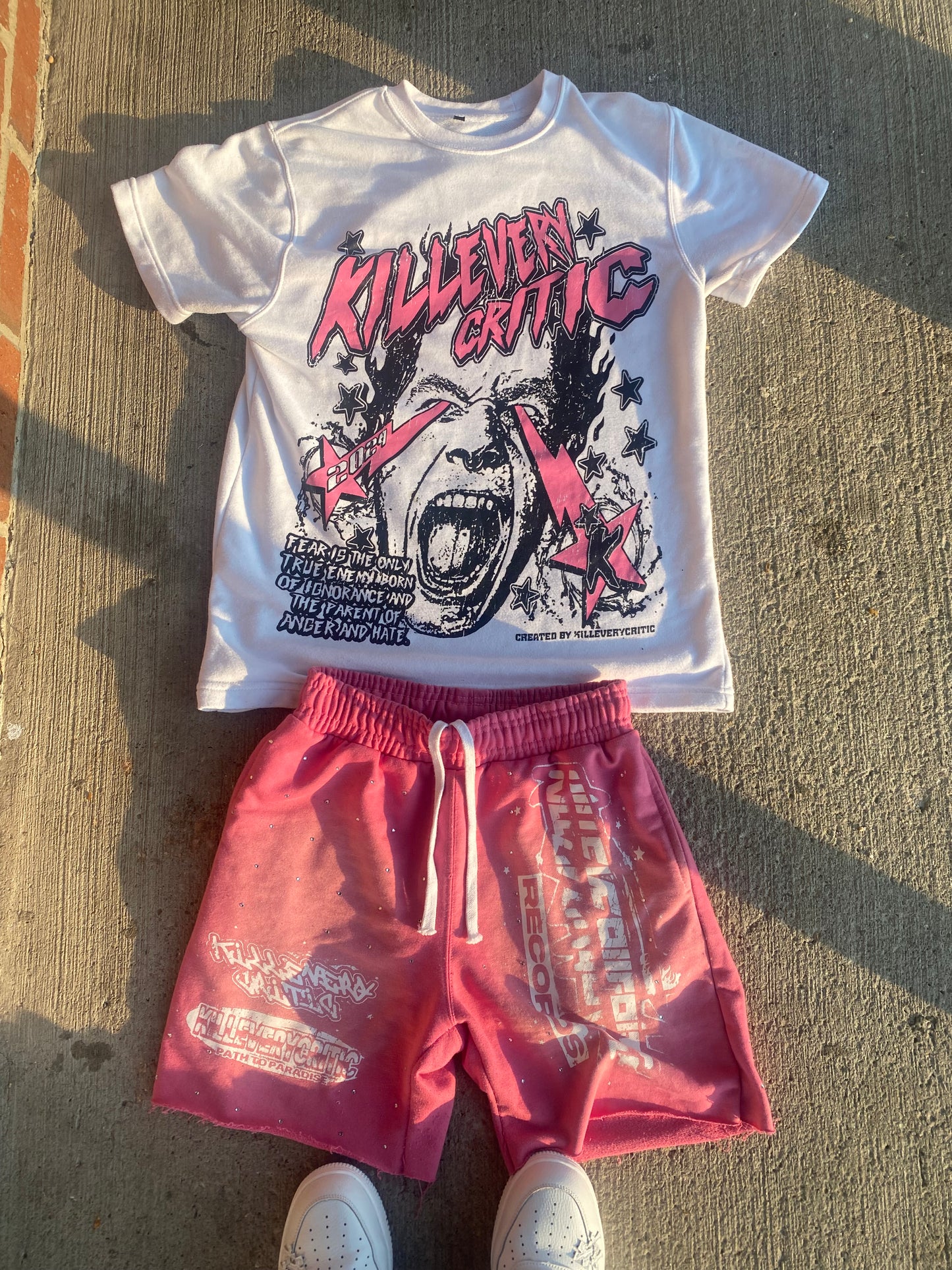 KEC WHITE+PINK GRAPHIC TEE